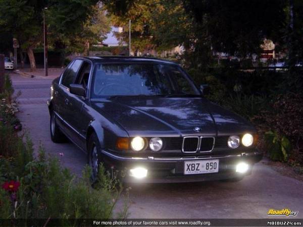 BMW 7-Series E32 (4 фото)
