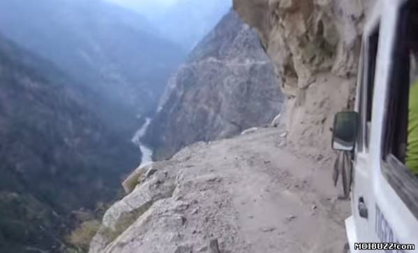 Страшная поездка через горы (фото+видео)