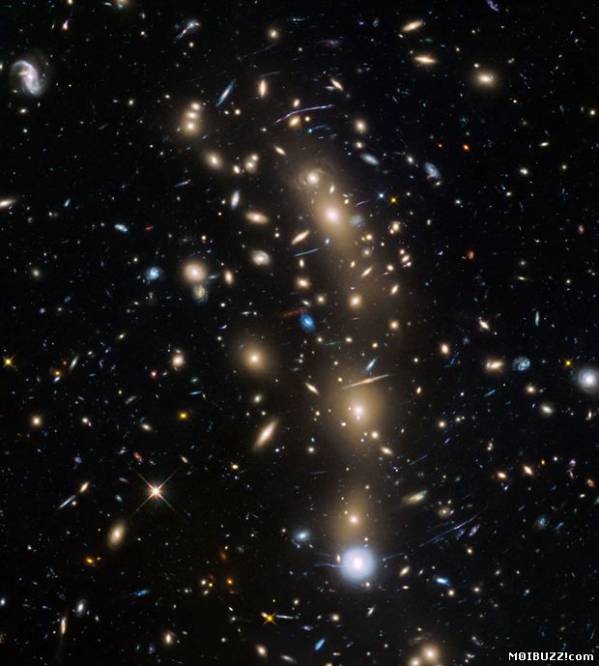 Ученые обнаружили край Большого Взрыва с помощью Хаббла (2 фото)