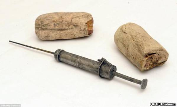 Кошмарные медицинские инструменты прошлого (10 фото)